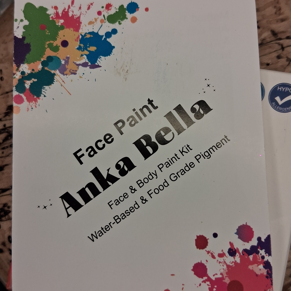 Anka Bella Face Paint Kit With Brushes And Sponges. New In Box